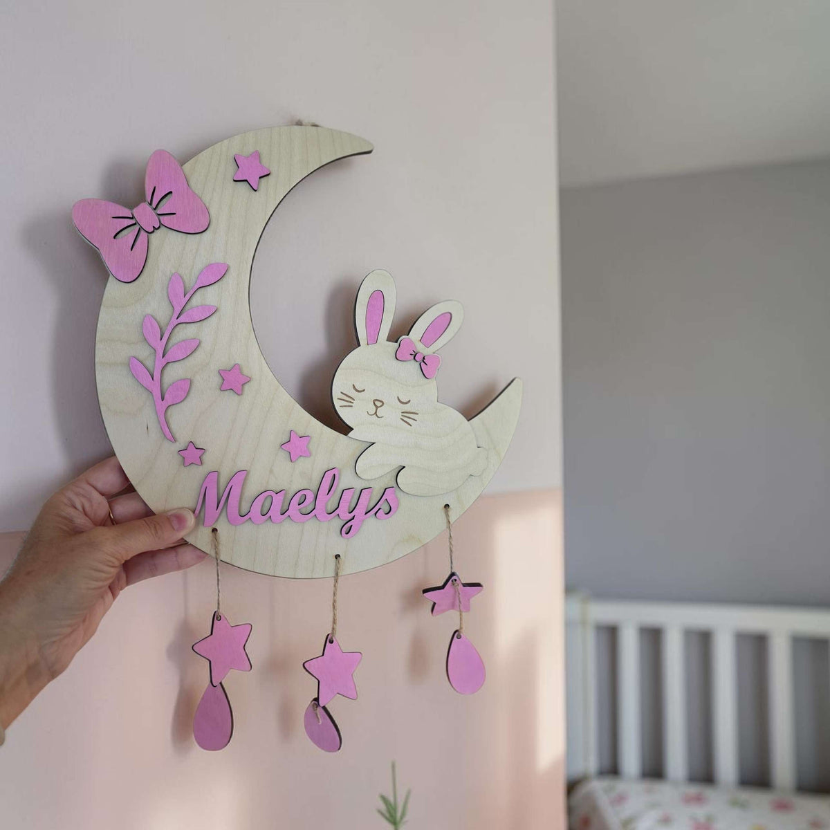 décoration murale chambre enfant lune lapin en bois personnalisée