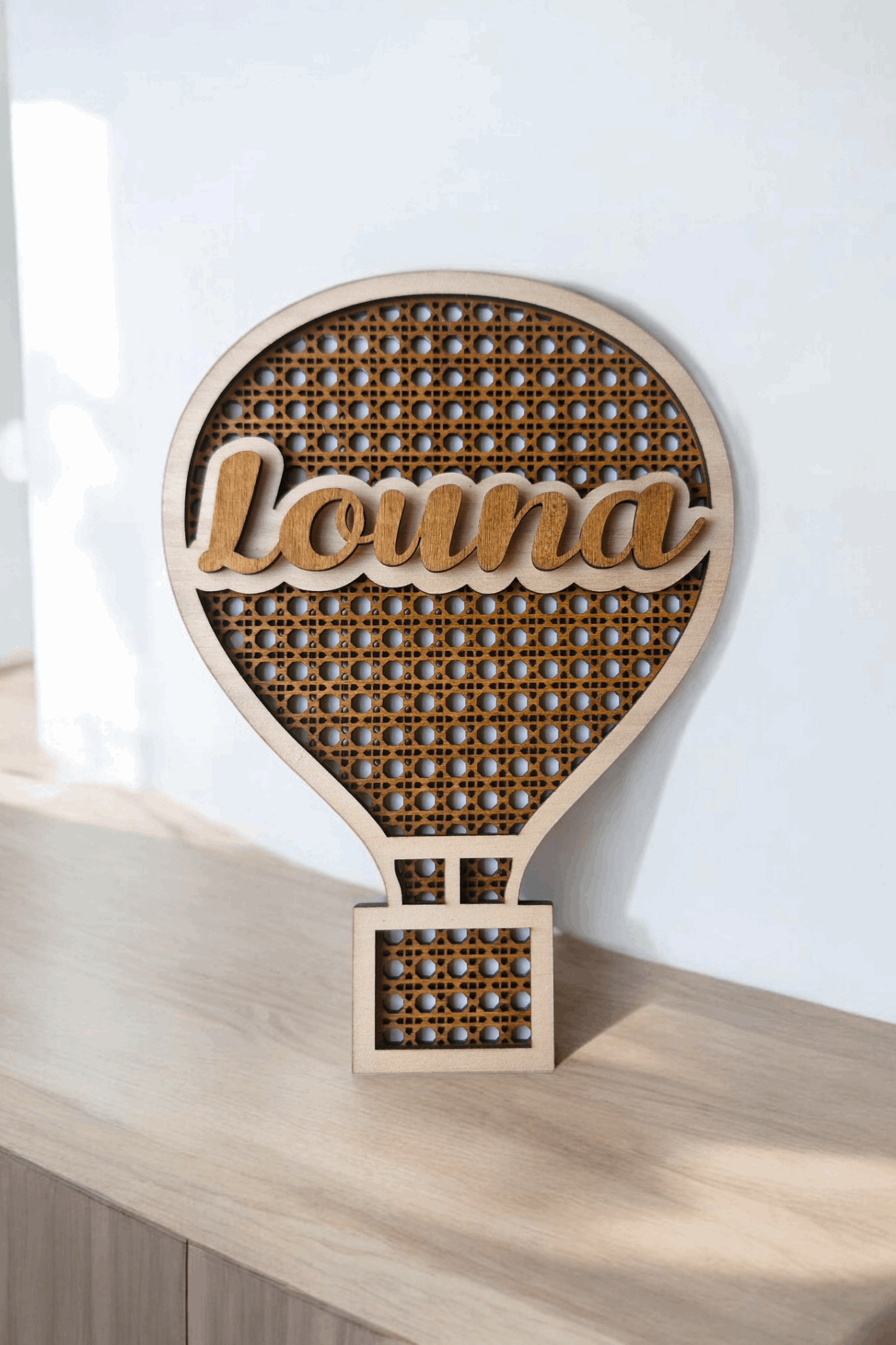 Montgolfière prénom rotin personnalisé - Décoration unique et artisanale - LIJO CREA