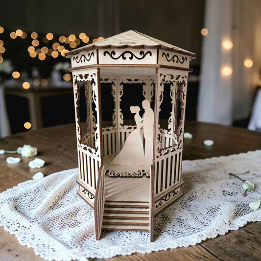 kiosque mariage avec mariés en bois décoration table mariage kiosque personnalisé
