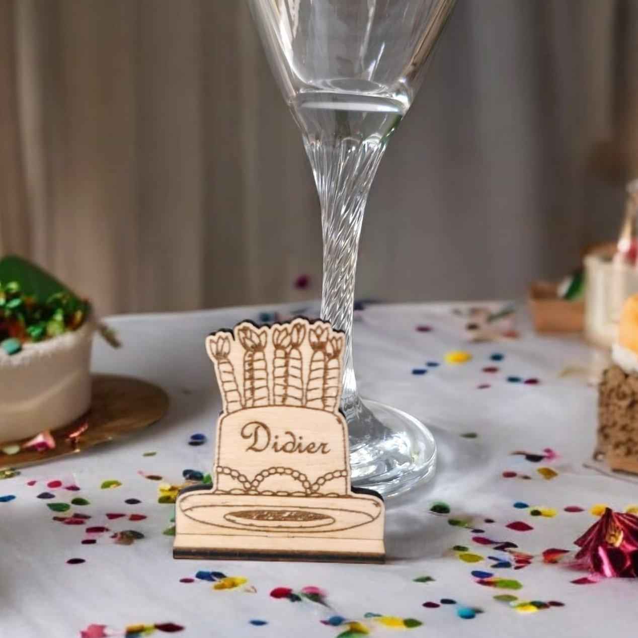 Marque-places anniversaire personnalisés pour événements festifs - LIJO CREA