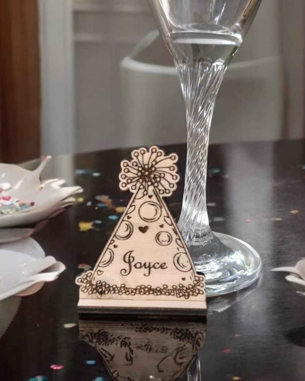 Marque-places anniversaire personnalisés pour événements festifs - LIJO CREA