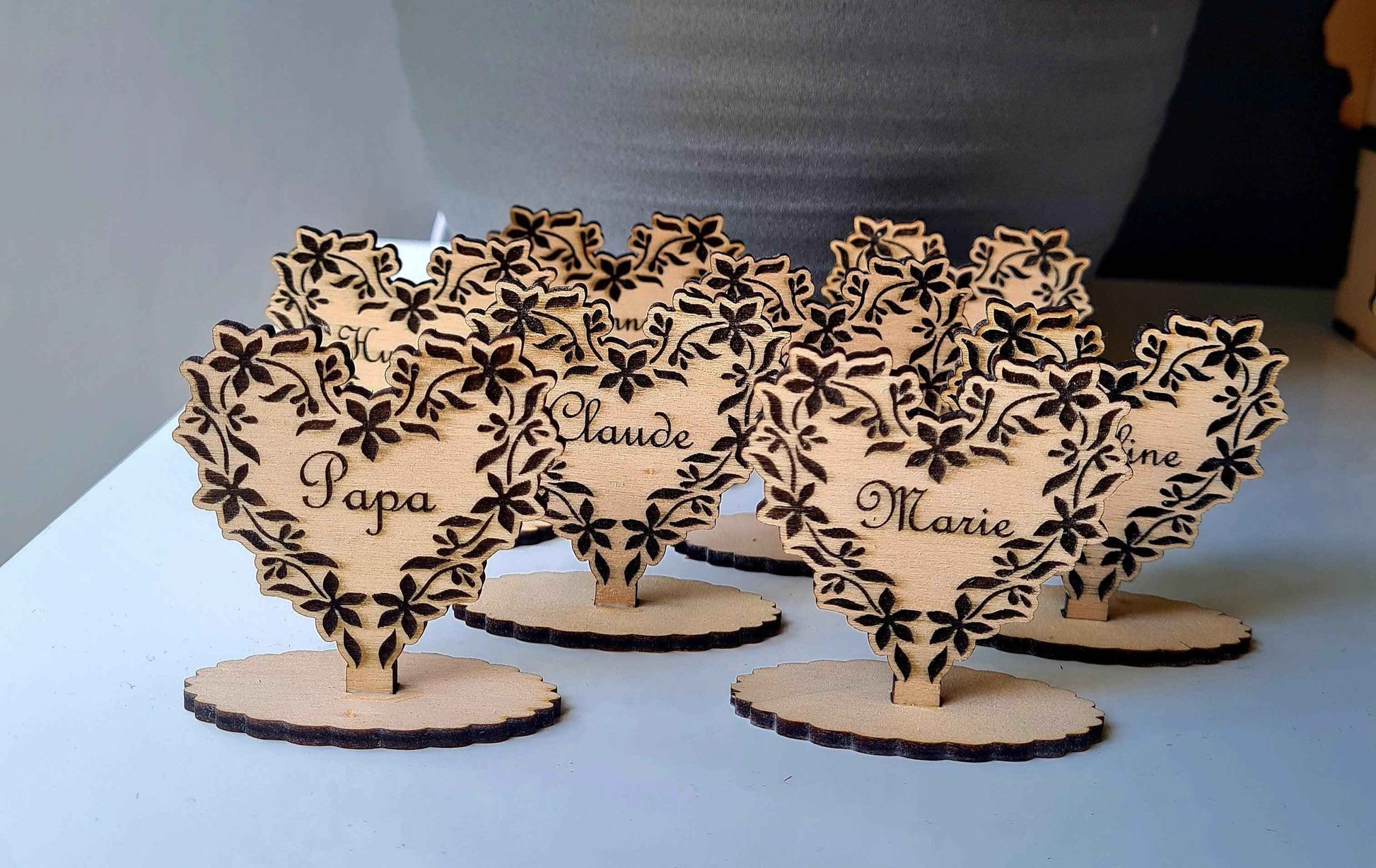 Marque-places coeur Fleuris pour un mariage romantique - LIJO CREA