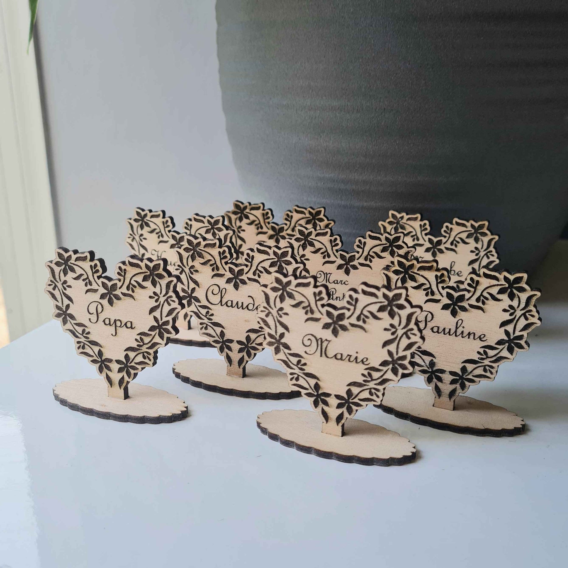 Marque-places coeur Fleuris pour un mariage romantique - LIJO CREA