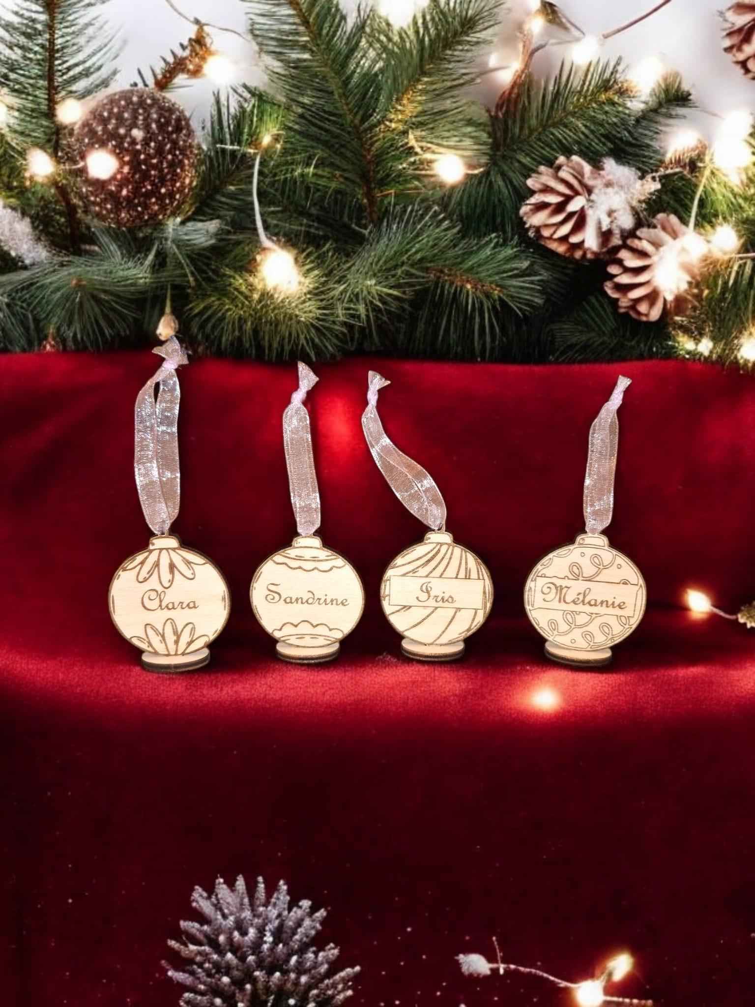 Marque-places Boule Noël personnalisés pour vos fêtes - LIJO CREA