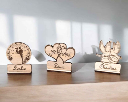 Marque-places Colombes Couple en bois personnalisables pour vos mariages - LIJO CREA