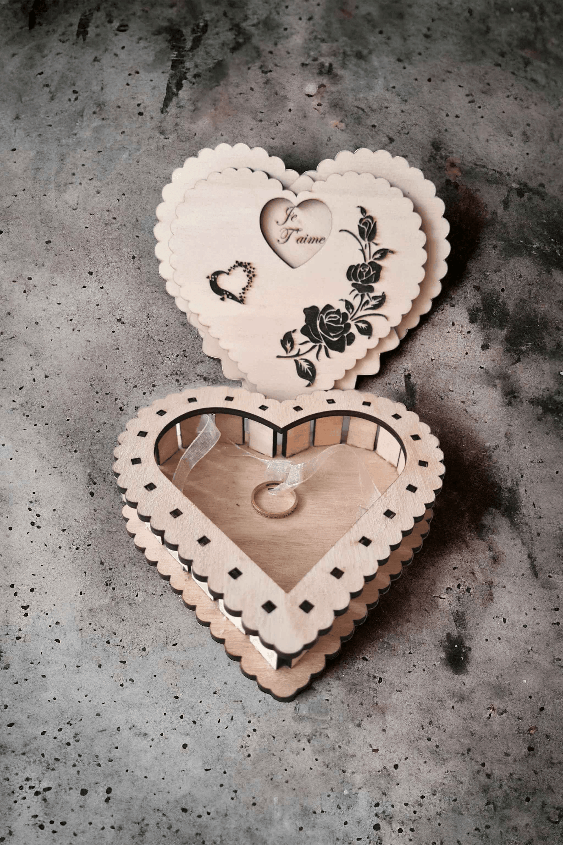 Boite cœur en bois personnalisée pour un cadeau unique - LIJO CREA