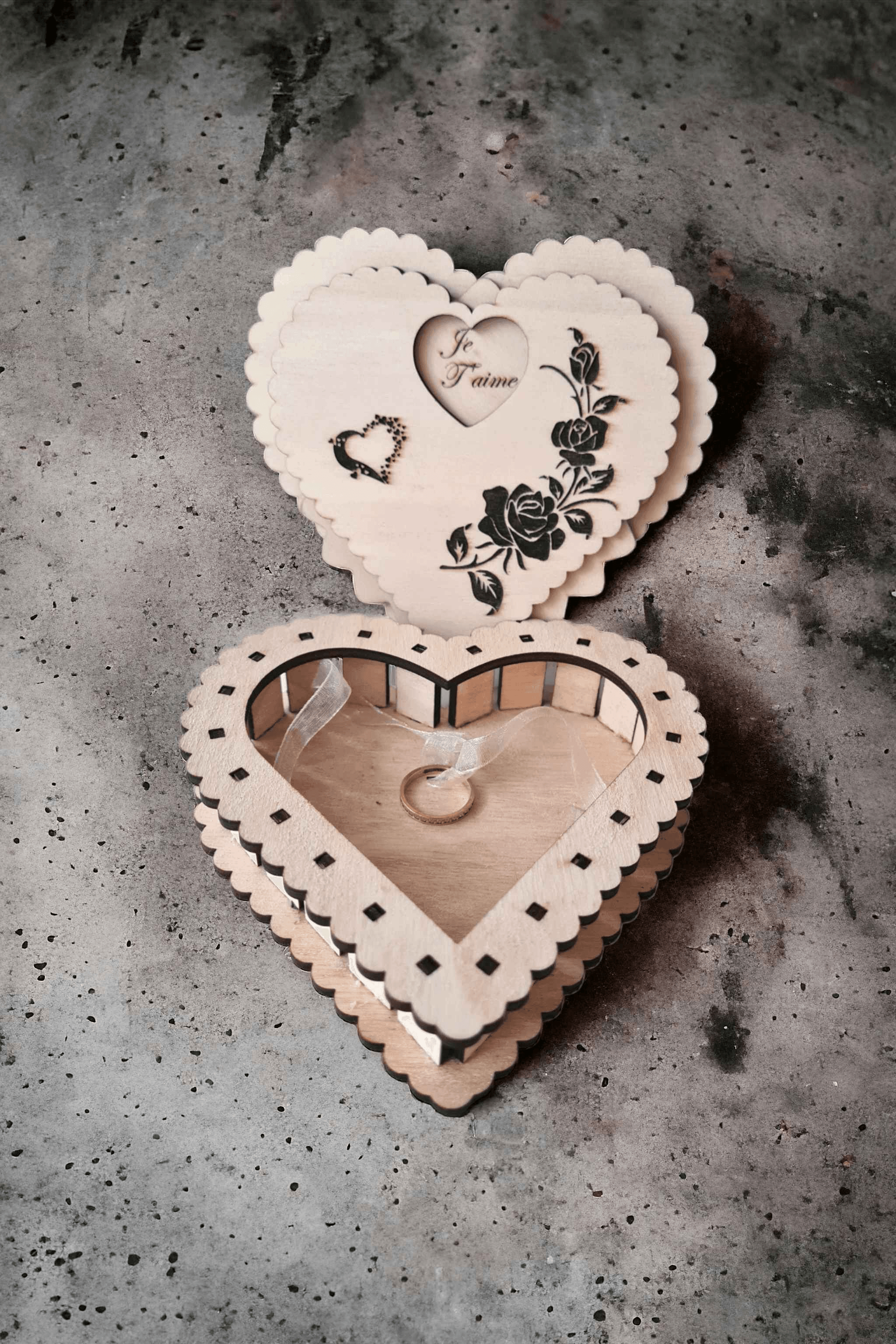 Boite cœur en bois personnalisée pour un cadeau unique - LIJO CREA