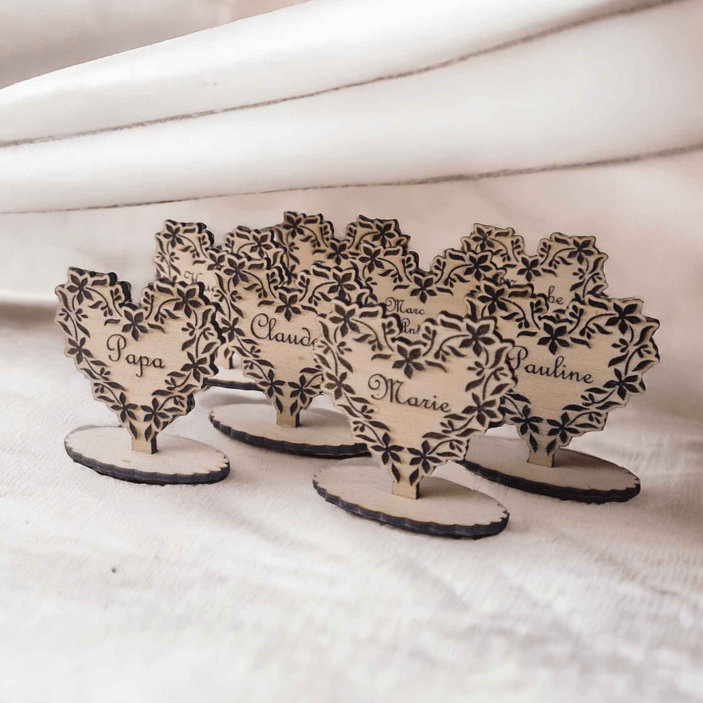 Marque-places coeur Fleuris pour un mariage romantique - LIJO CREA