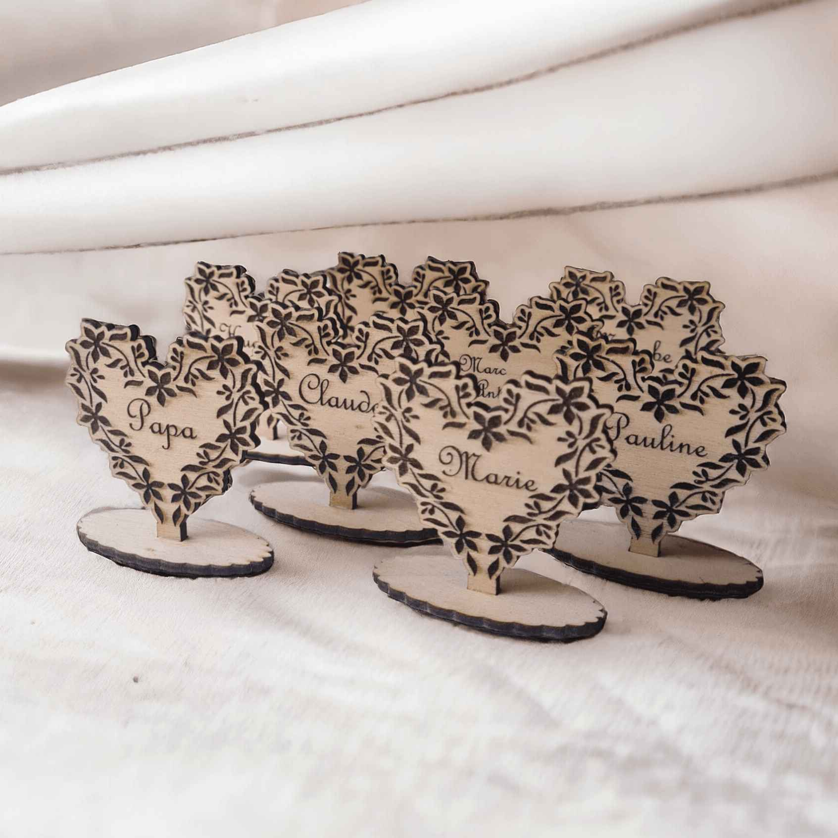 Marque-places coeur Fleuris pour un mariage romantique - LIJO CREA