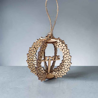 boule de noël flocon personnalisé en bois avec prénom