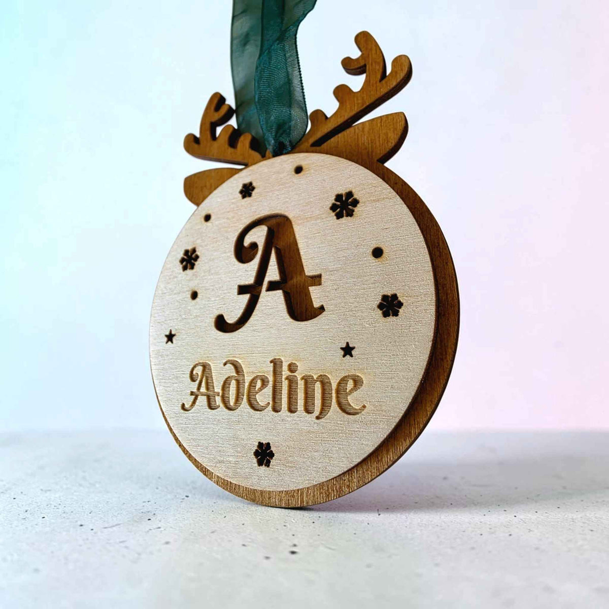 boule de noël personnalisée en bois renne bonhomme pain d'épice bonnet de noël