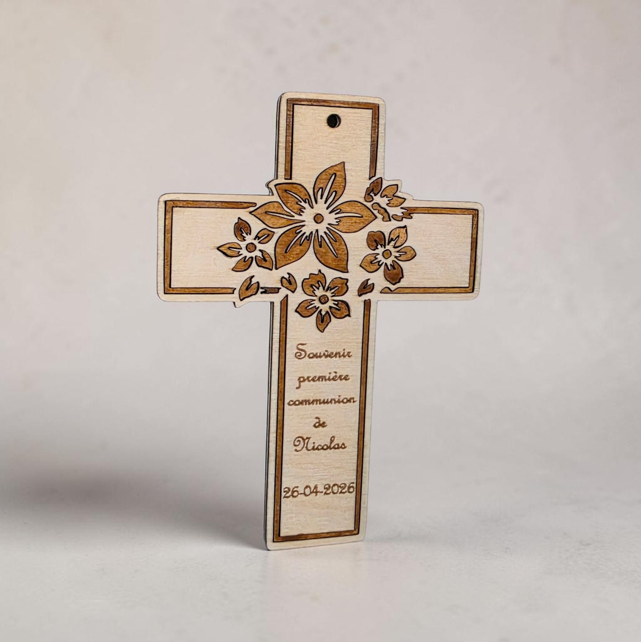 croix religieuse communion baptême personnalisée en bois souvenir cérémonie religieuse 
