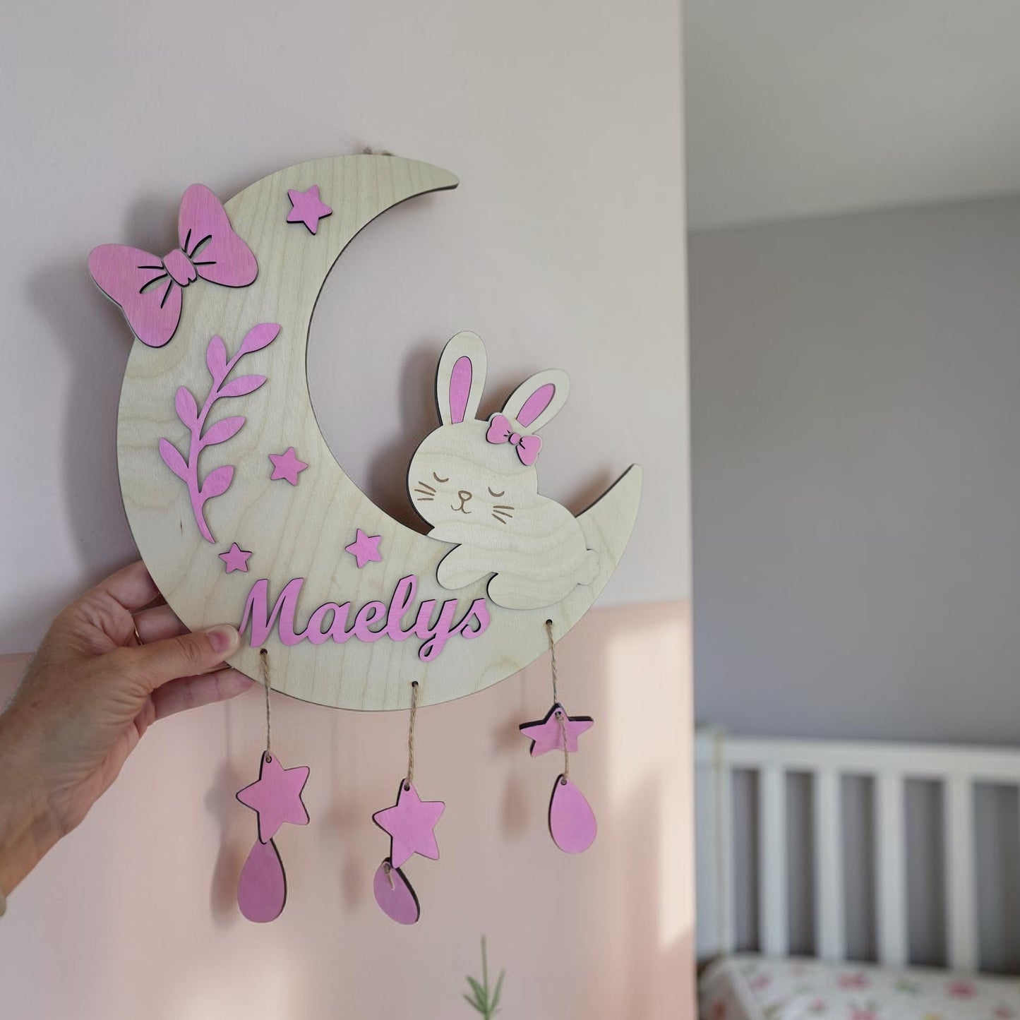 décoration murale chambre enfant lune lapin en bois personnalisée 