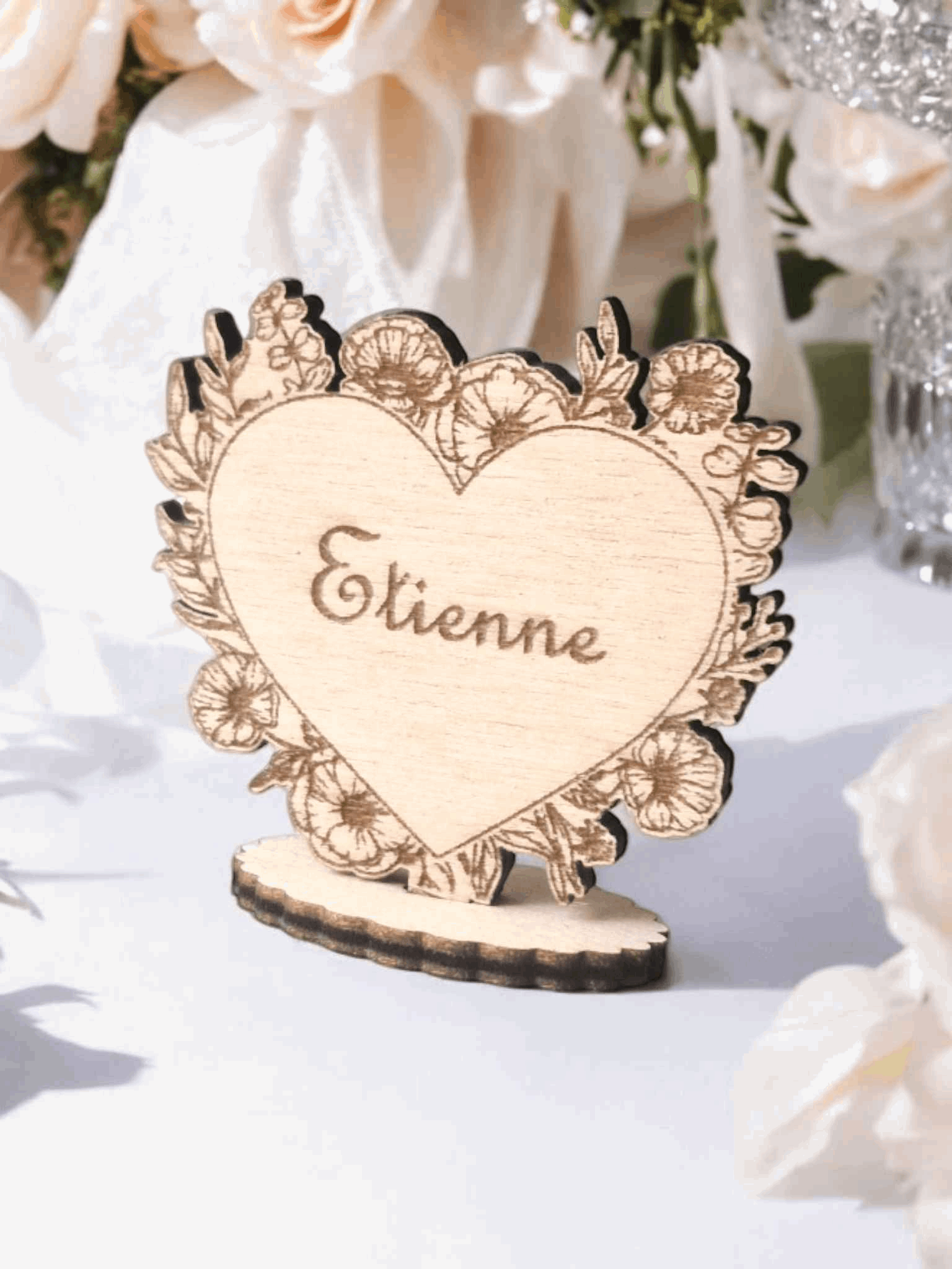 Marque-places coeur et fleurs - Élégants marque-places fleurs coeur pour vos événements - LIJO CREA