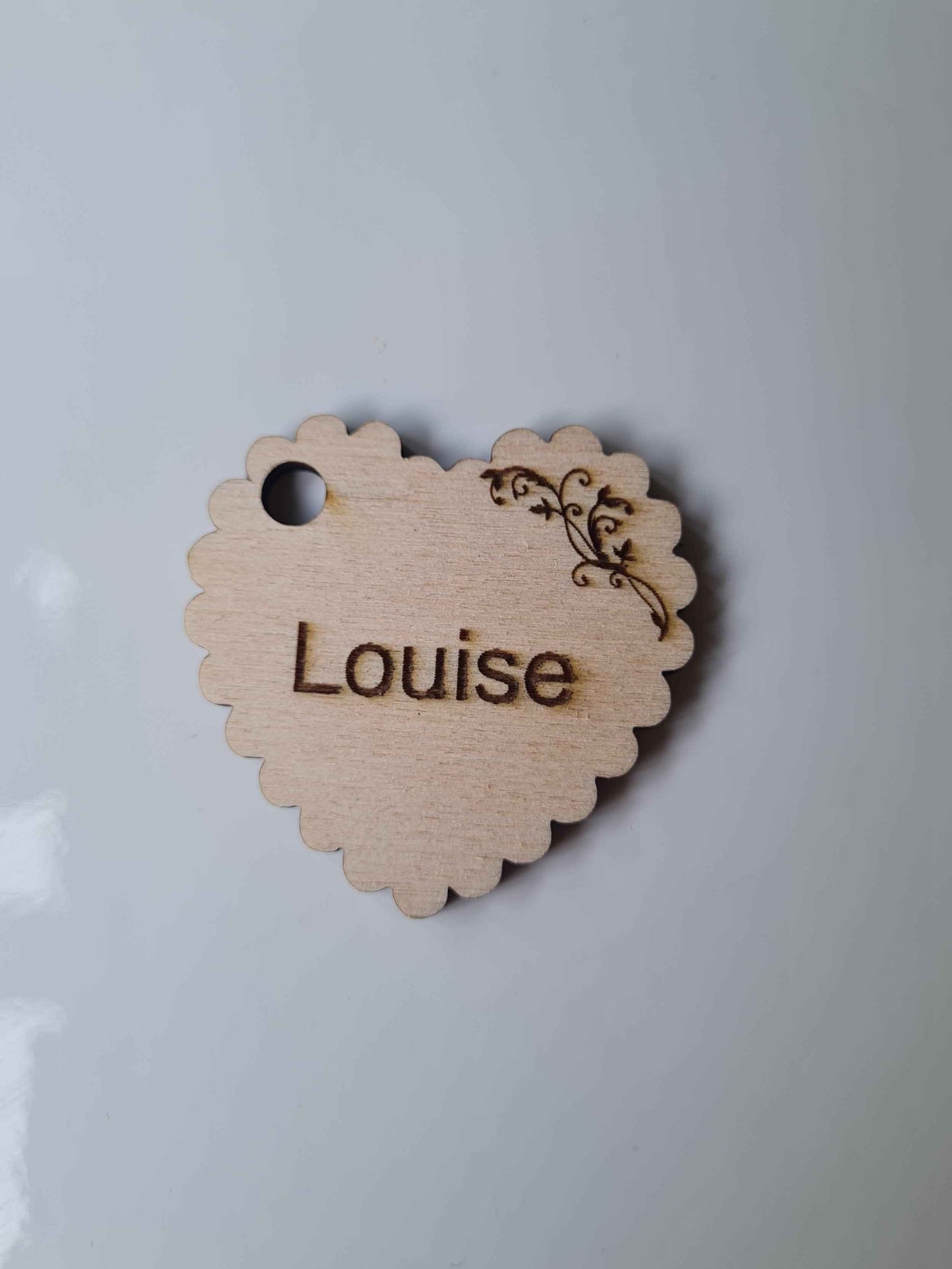 Etiquettes coeur Marque-places en bois personnalisée pour vos événements - LIJO CREA