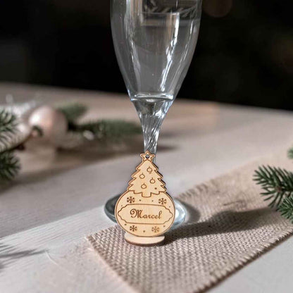 marque place boule de noël personnalisé en bois
