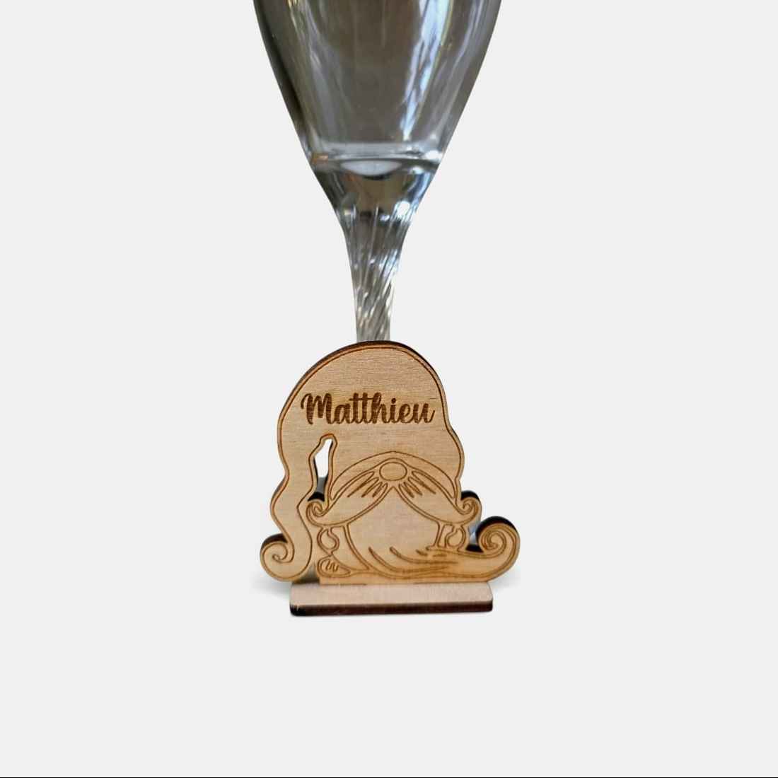 marque place gnome de noël personnalisé en bois