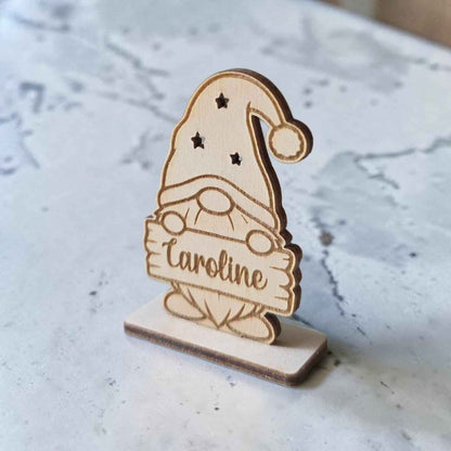 marque place gnome avec pancarte personnalisé en bois 