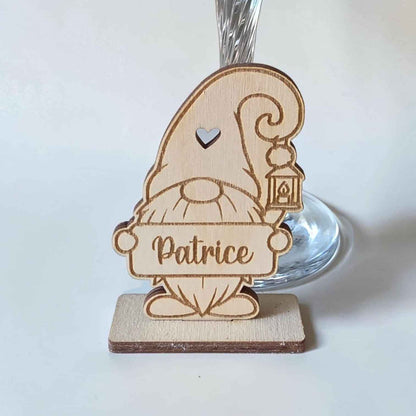 marque place gnome avec pancarte personnalisé en bois 