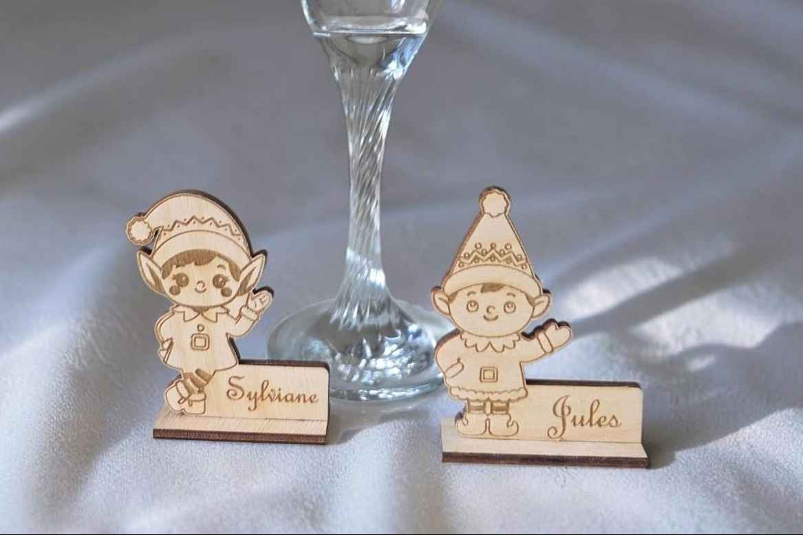 marque place lutin de noël à accrocher personnalisé en bois