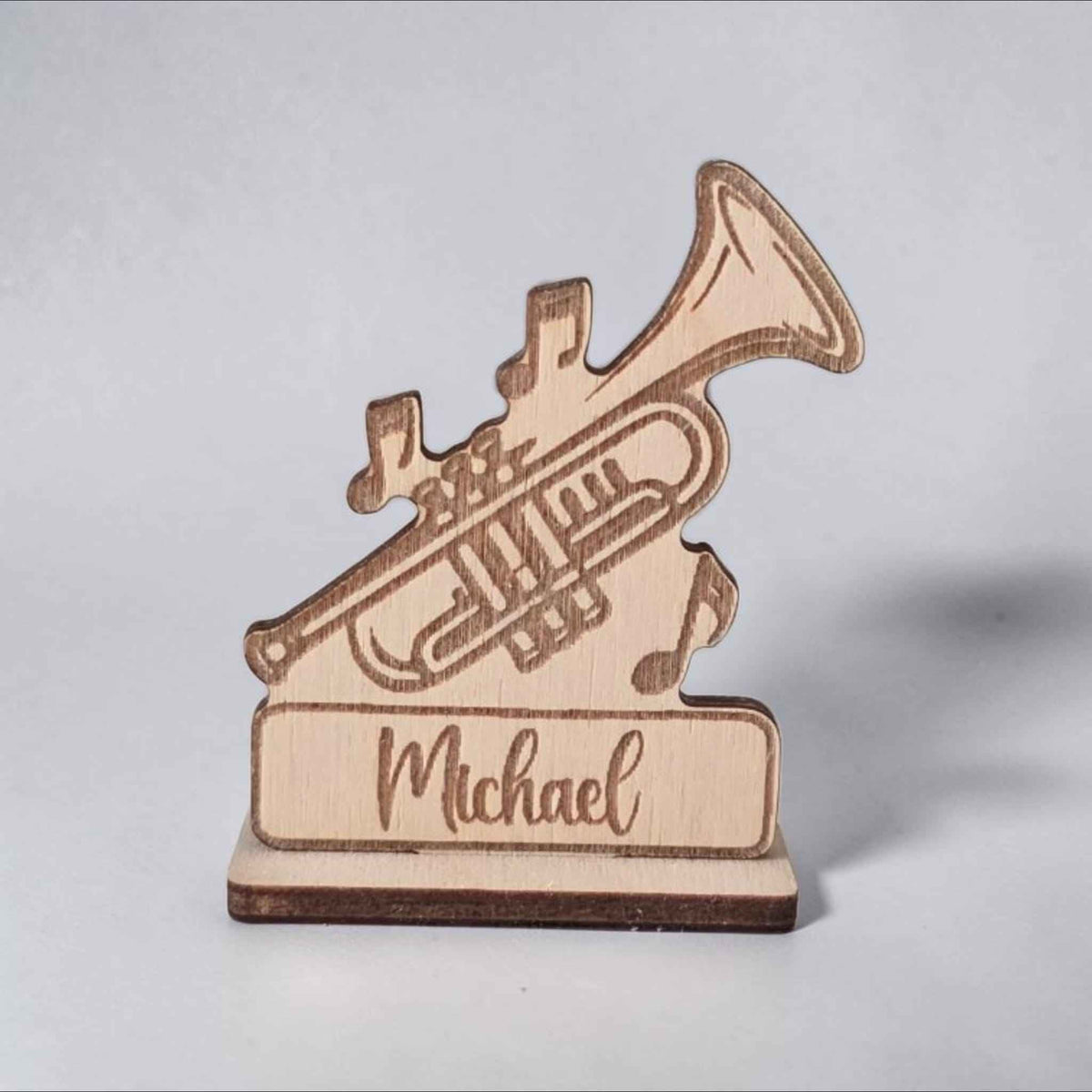 marque place musique personnalisé en bois note de musique guitare micro batterie trompette piano