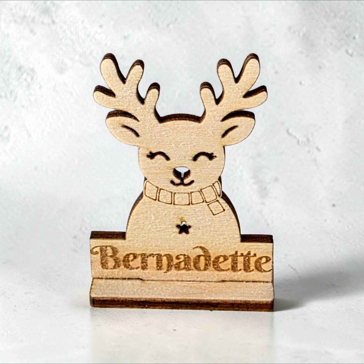 marque place de noël renne bonhomme de neige luge en bois personnalisé