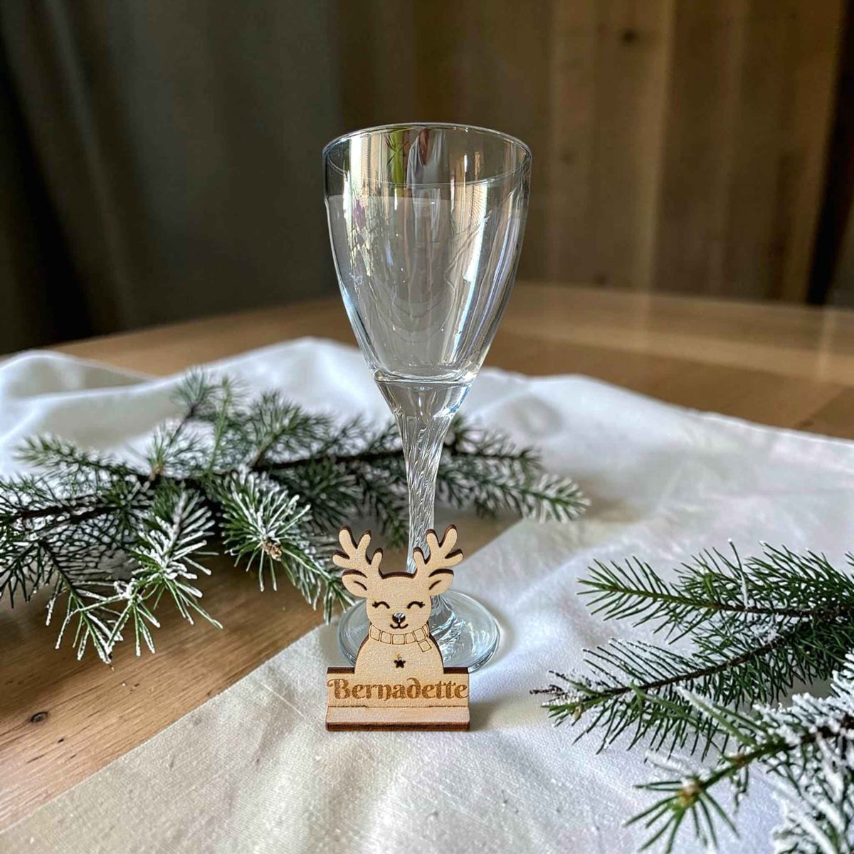 marque place de noël renne bonhomme de neige luge en bois personnalisé