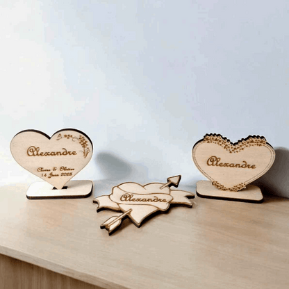Marque-place Coeur Flèche et Fleurs - Élégance et Originalité pour vos Événements - LIJO CREA
