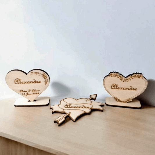 Marque-place Coeur Flèche et Fleurs - Élégance et Originalité pour vos Événements - LIJO CREA