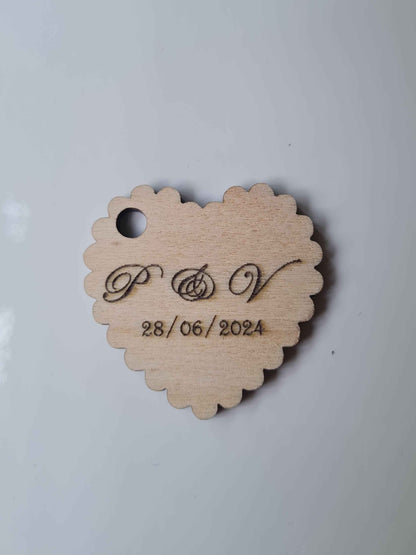 Etiquettes coeur Marque-places en bois personnalisée pour vos événements - LIJO CREA