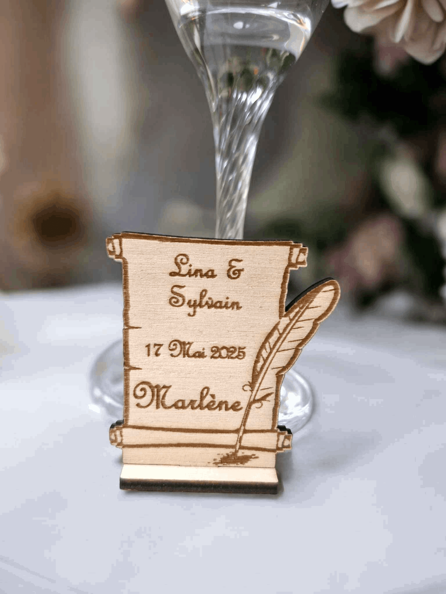 Marque-place Parchemin Élégant pour Événements Spéciaux - LIJO CREA