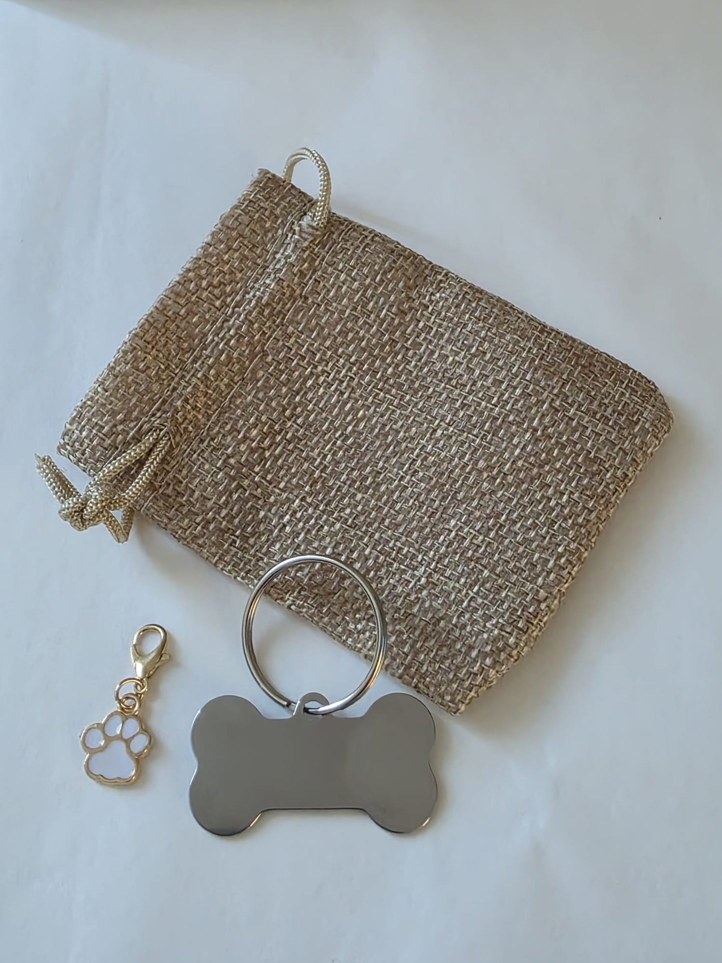 porte clés personnalisé métal gravé en forme os chien chat animaux cadeau unique porte clés