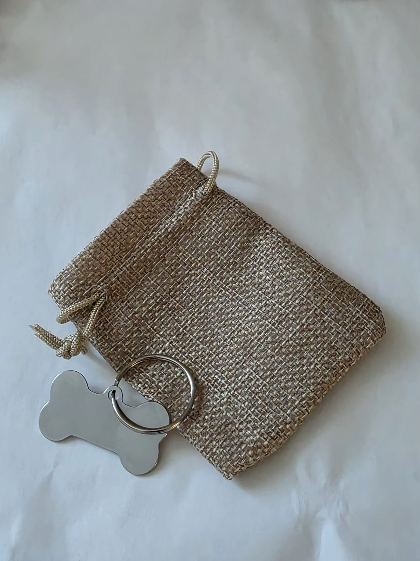 porte clés personnalisé métal gravé en forme os chien chat animaux cadeau unique porte clés