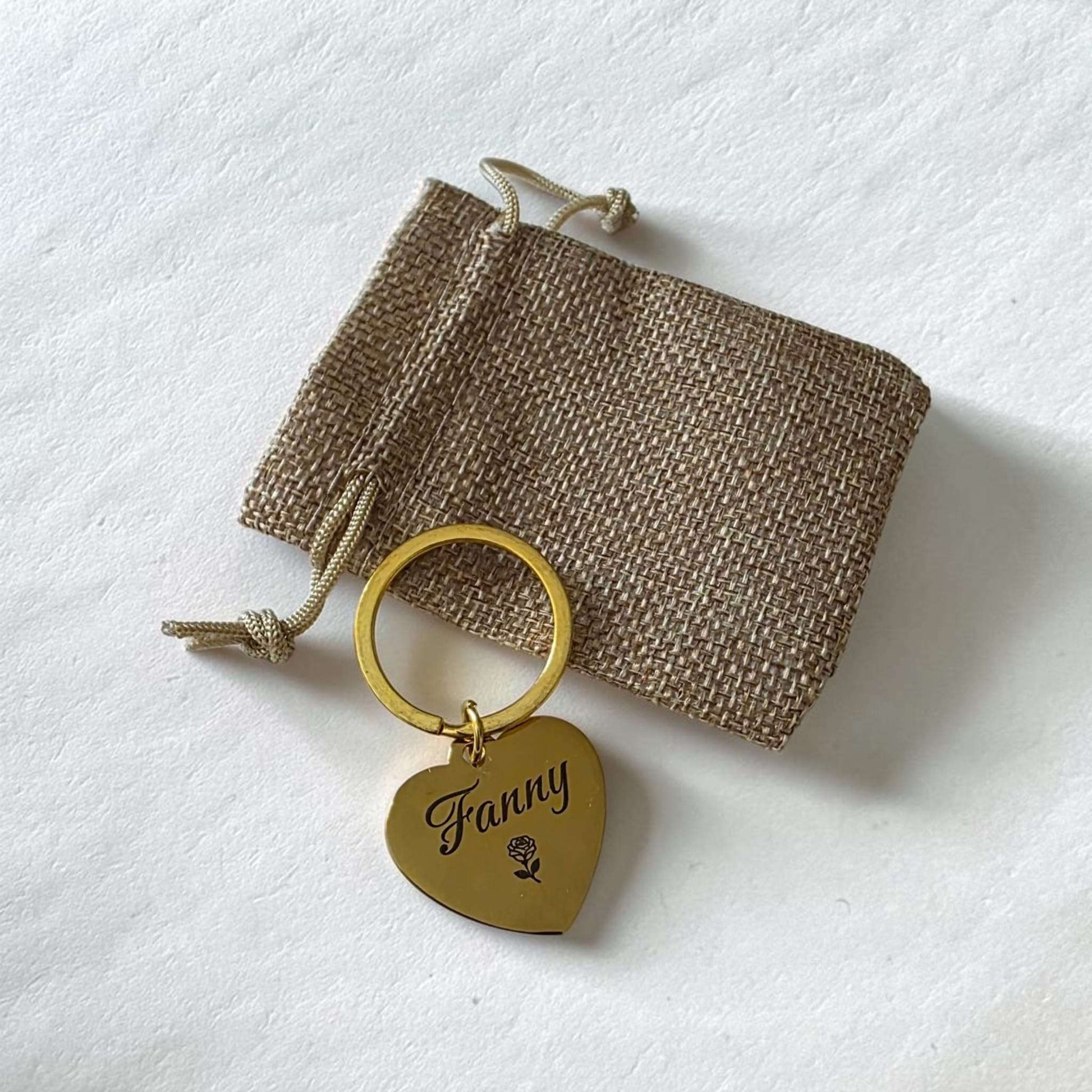 porte clés coeur or doré gravé personnalisé avec breloque idée cadeau originale personnalisée