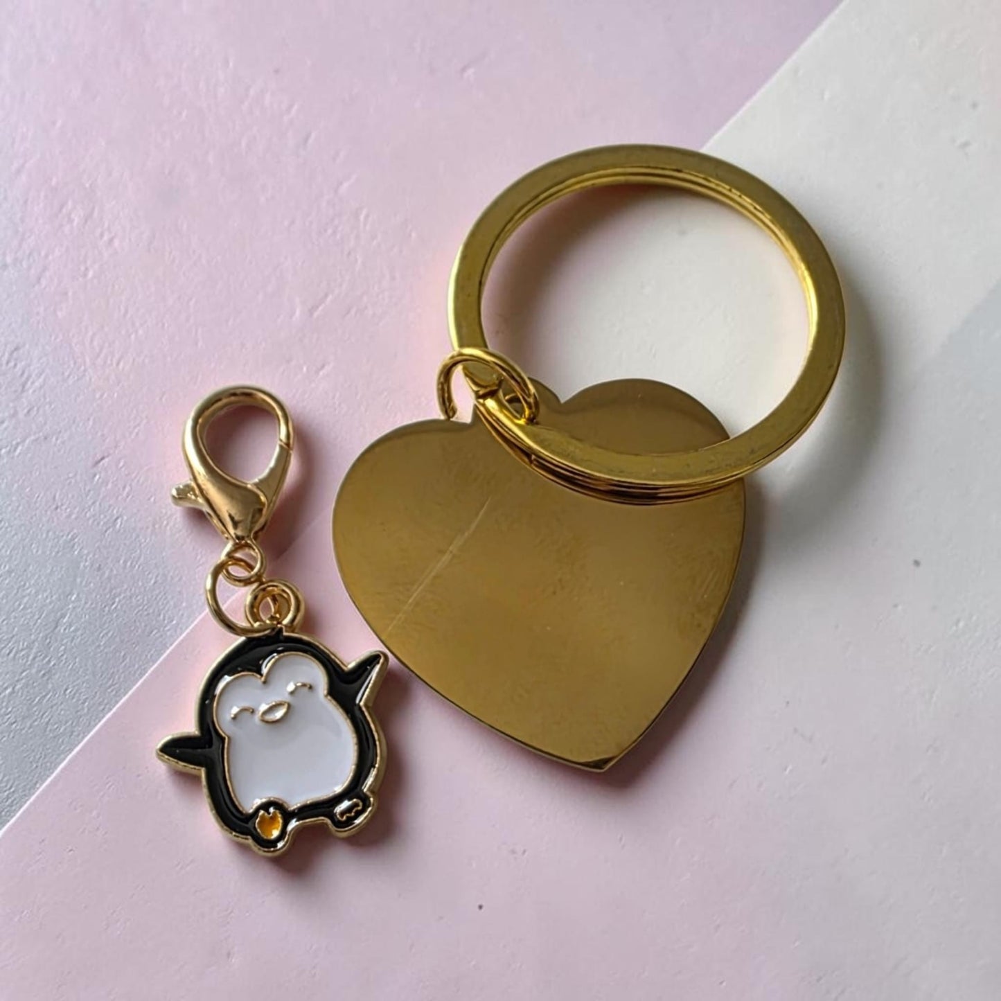 Porte clés doré coeur gravé