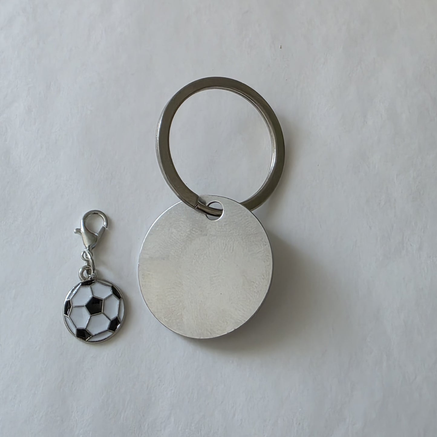 porte clés métal gravé prénom métal personnalisé idée cadeau originale